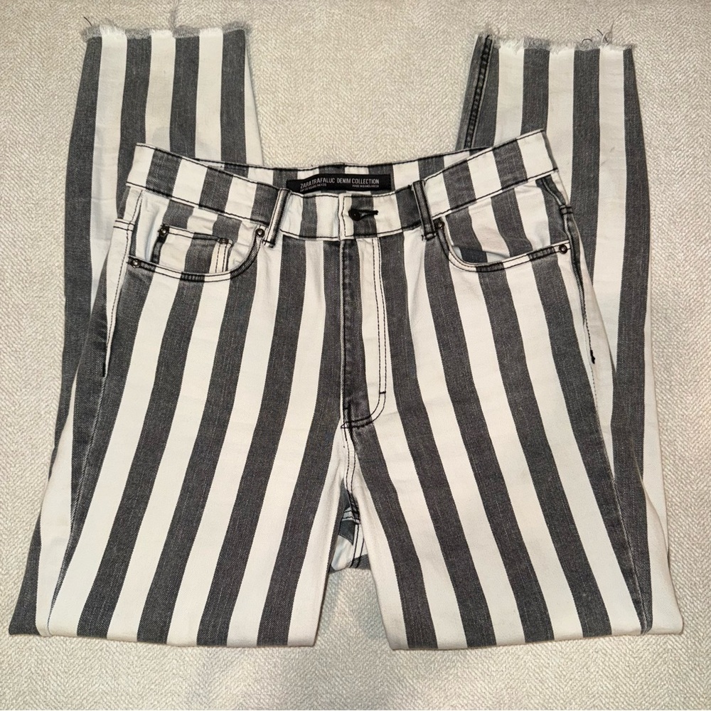 Zara Trafaluc White/Grey Striped High-Rise Skinny Jeans - Picture 4 of 9